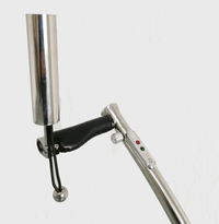 Porte-parapluie inox fixé au bout de la poignée du chariot de golf, avec cordon élastique de maintien